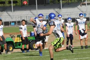 Photos: Falcons begin 2019 season / Football