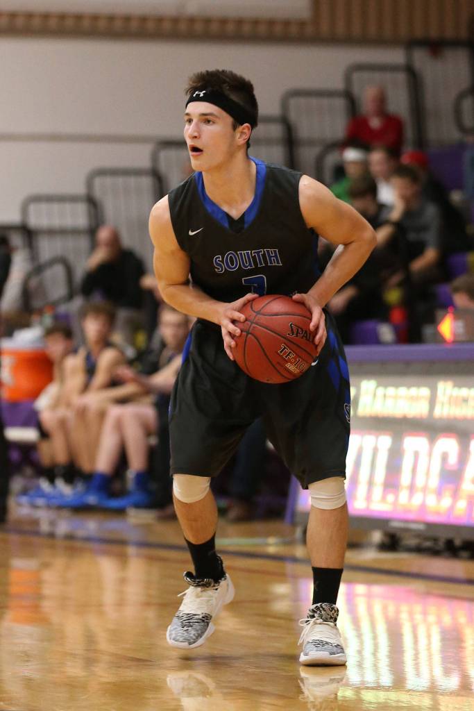 Dexter Jokinen sets up the South Whidbey offense.(Photo by John Fisken)