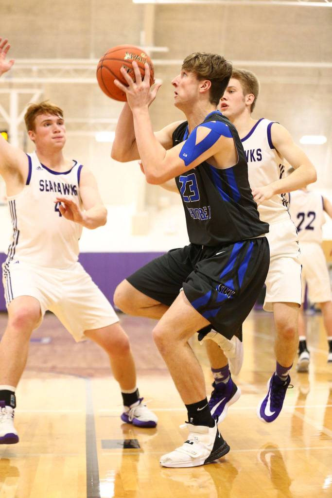 Kole Nelson sets up for a shot.(Photo by John Fisken)