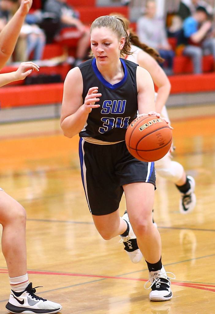 Emma Hodson goes on the attack.(Photo by John Fisken)