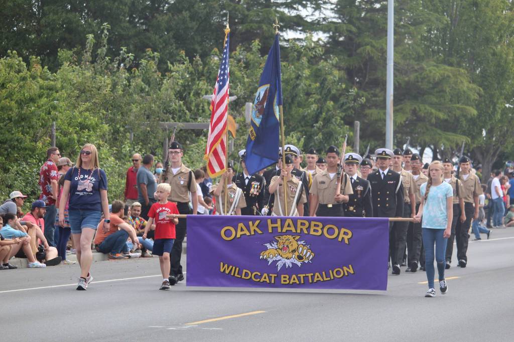 Oak Harbor Wildcat Battalion walks in the parade. (Photo by Karina Andrew/Whidbey News-Times)