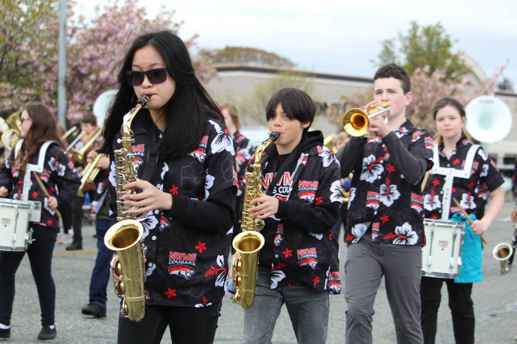 The North Whidbey Middle School Marching Band plays in the parade. (Photo by Karina Andrew/Whidbey News-Times)