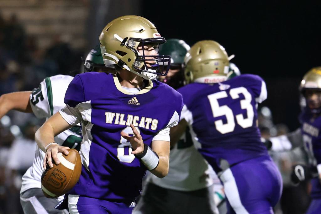 Photo by John Fisken
Oak Harbor junior Parker Anderson is the quarterback for the varsity football team. Oak Harbor defeated Mt. Vernon 35-6 on Friday.