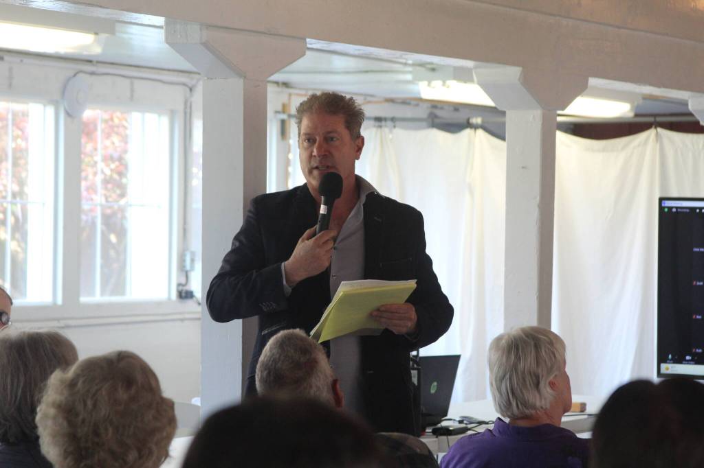 Robert DeLaurentis offers a public comment at the Port of Coupevilles public hearing May 17. (Photo by Karina Andrew/Whidbey News-Times)