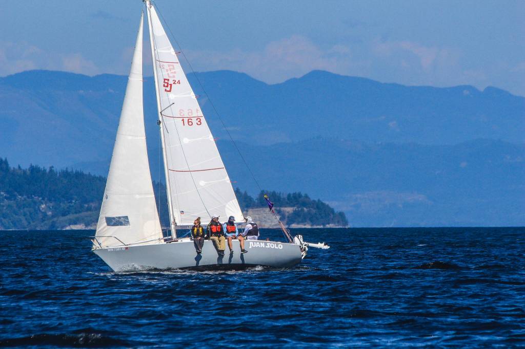 Juan Solos crew, which includes Chad Saxton. (Photo by Luisa Loi)