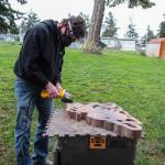 Chad Pilkington works on one of his latest creations, an octopus. (Photo by Luisa Loi)