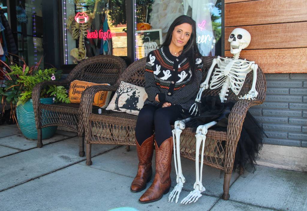 Photo by Luisa Loi
Ameina Qazi poses next to one of Wild Ophelias tenants, Skelly Clarkson.