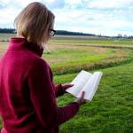 (Photo by Luisa Loi)
Shea reads a ghostly quote she included in her book. In a few occasions, the deeply religious Ebeys briefly mentioned the presence spirits in their journals.