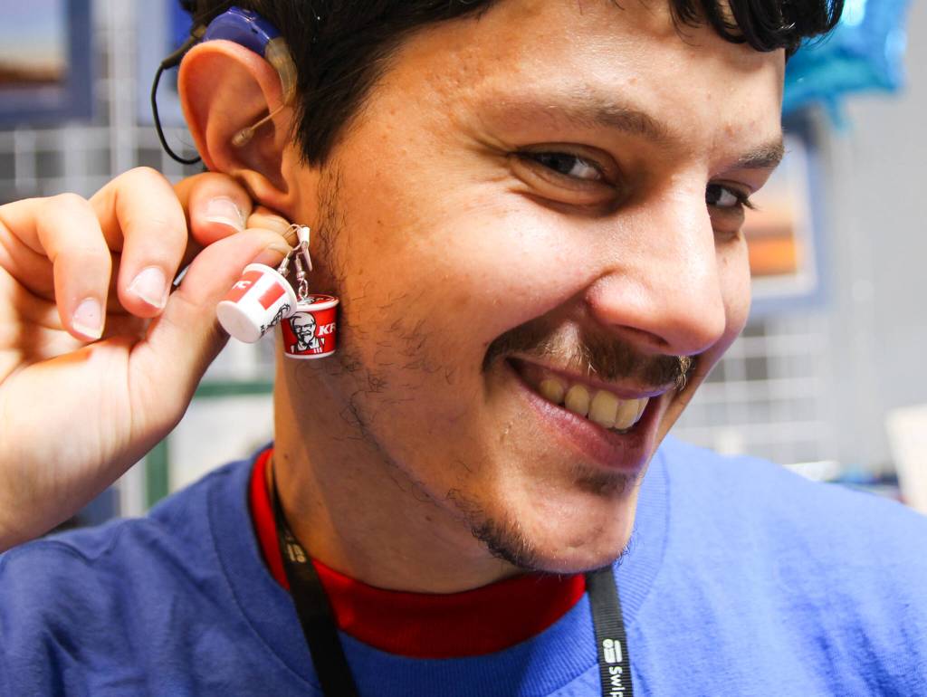(Photo by Luisa Loi)
The Kentucky Fried Chicken earrings.