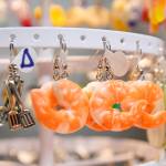 (Photo by Luisa Loi)
These shrimp earrings look like theyre ready to be dunked in cocktail sauce.