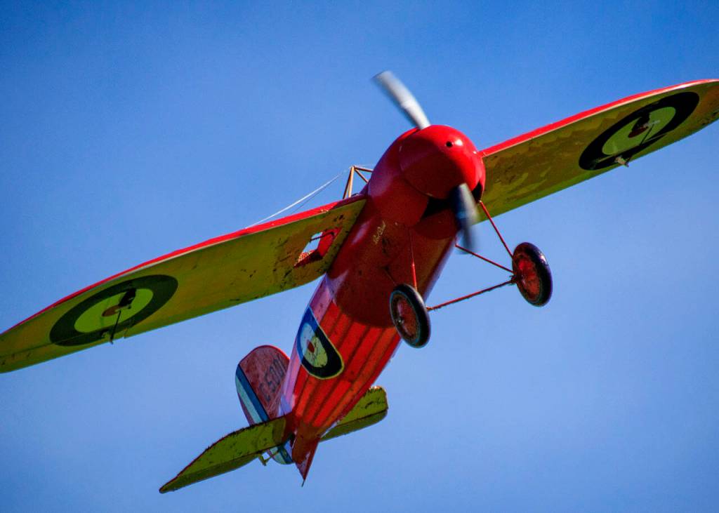 (Photo by David Welton)
The Red Devil in action, before being rebuilt by Jim Cowperthwaite.